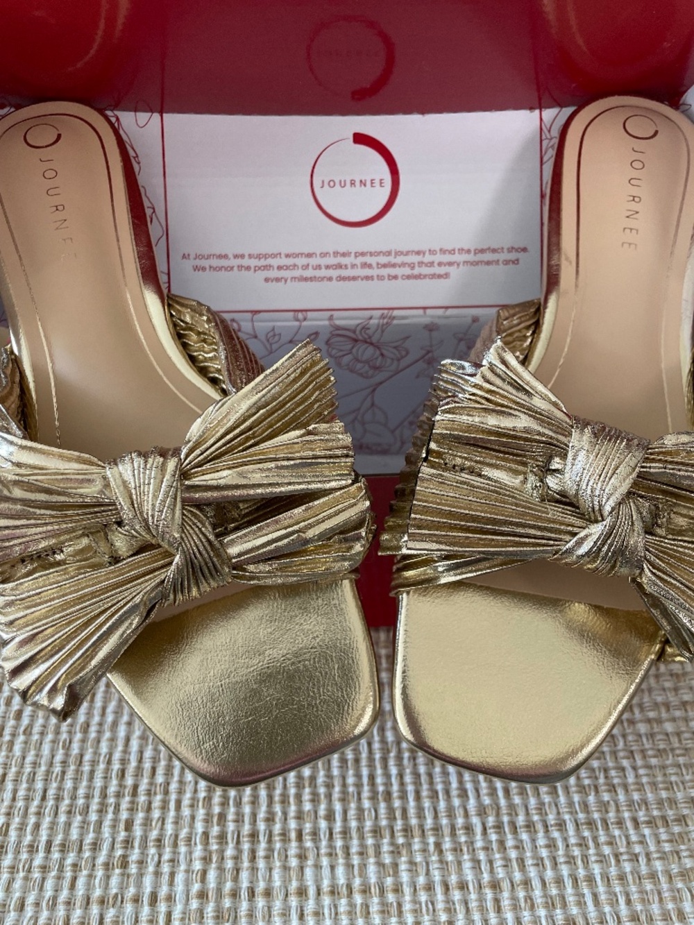 Journee Serlina Gold sandal sz. 11 NEW IN BOX